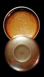 Schachtel und Deckel (Goldlack)